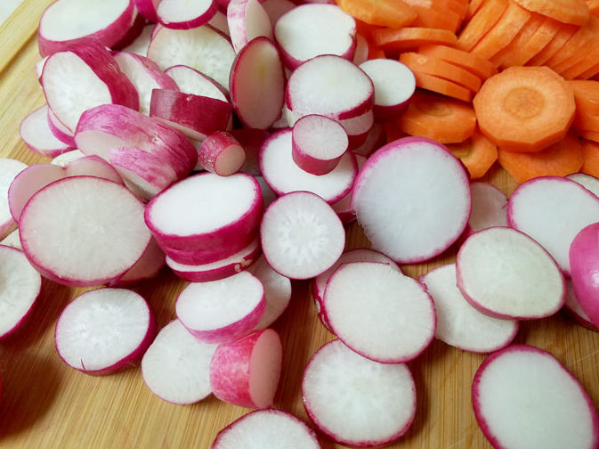 Braga Farms Roots Carrots and Cherry Bell Radishes